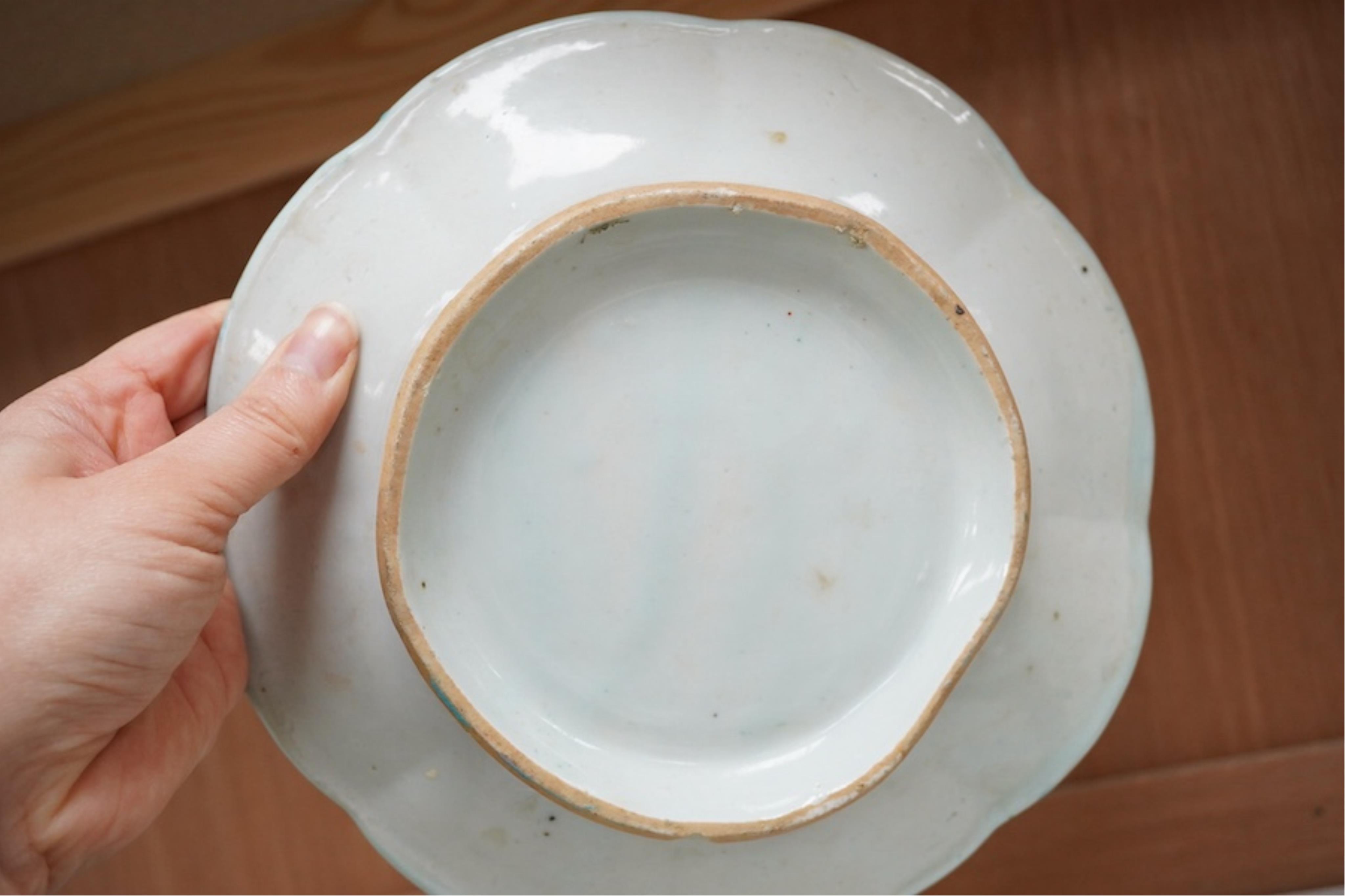 Three Chinese famille rose dishes, late Qing and a famille rose teapot, highest dish 5cm. Condition - fine chip to plate